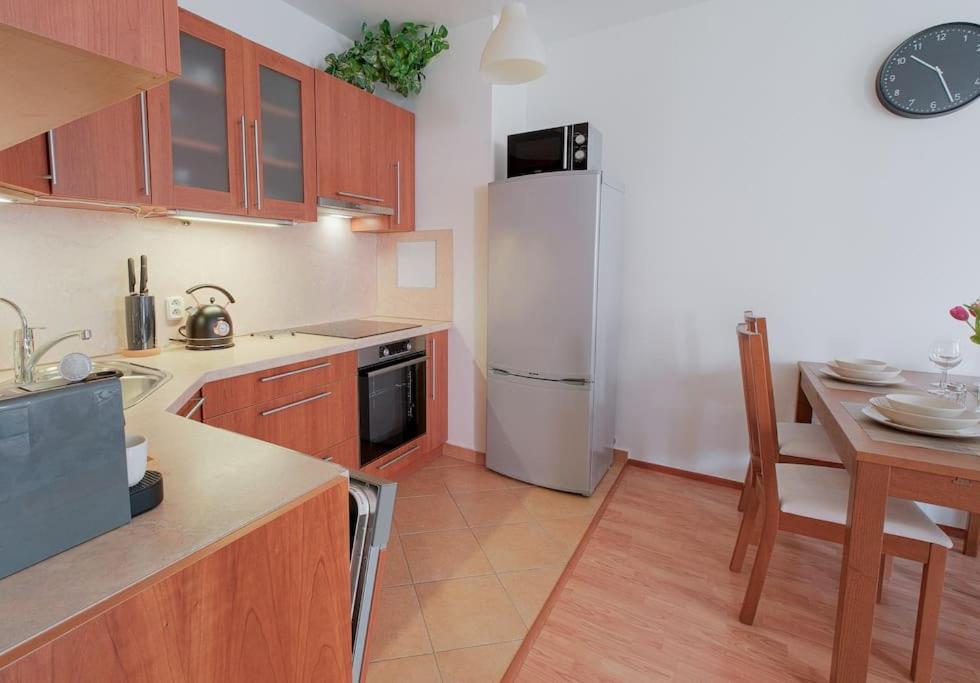 Apartman U Metra, 4 Hoste, Parking Free, Blizko O2 Arena Praha Eksteriør bilde