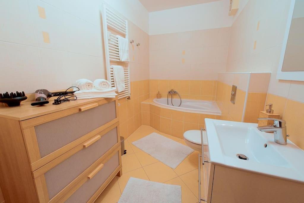 Apartman U Metra, 4 Hoste, Parking Free, Blizko O2 Arena Praha Eksteriør bilde